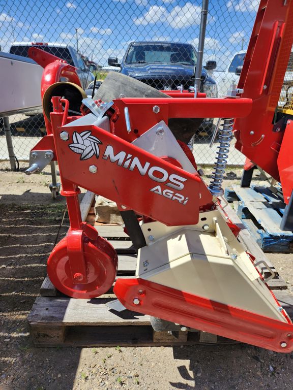Unknown MINOS tiller 2 row / 3 box